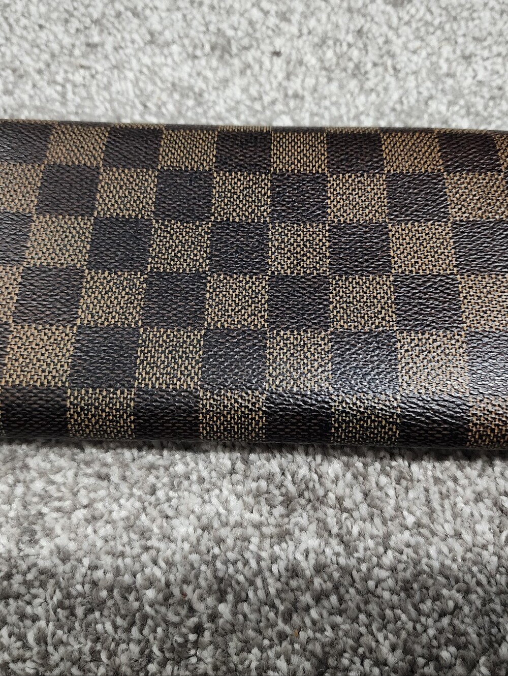 Louis Vuitton Damier Sarah Wallet - Picture 2 of 8